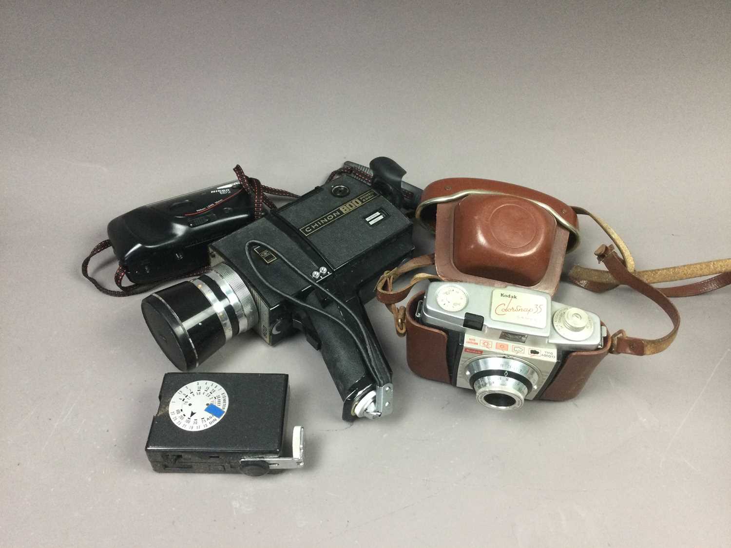 Lot 71 - A COLLECTION OF CAMERAS