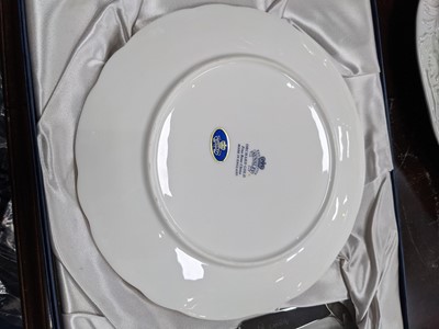 Lot 76 - A BOXED AYNSLEY PLATE AND KNIFE ALONG WITH A DISH, JAR AND COVER