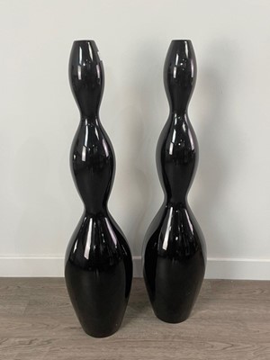 Lot 141 - A PAIR OF CONTEMPORARY VASES
