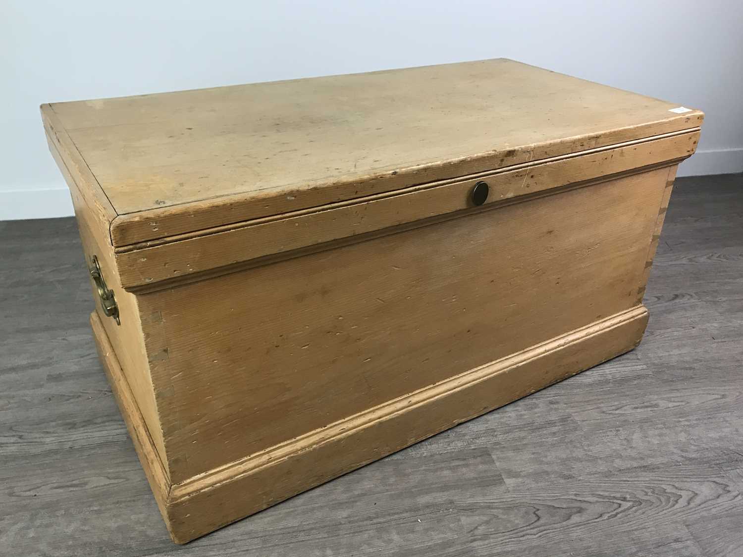 Lot 165 - A VICTORIAN PINE BLANKET CHEST