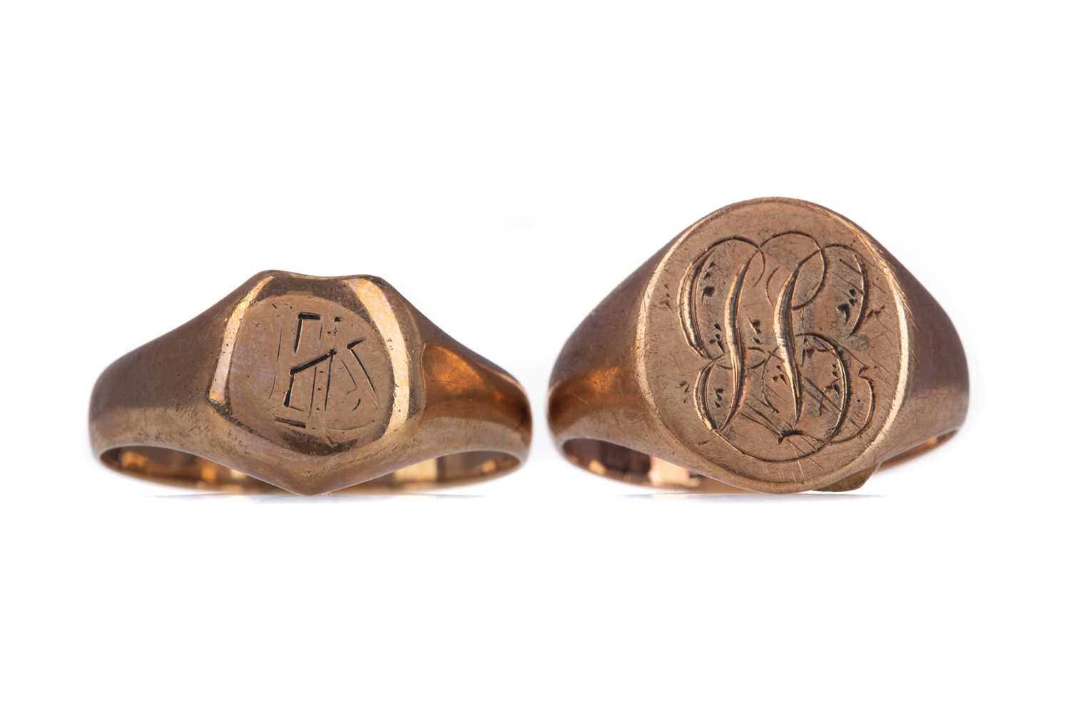 Lot 811 - TWO SIGNET RINGS