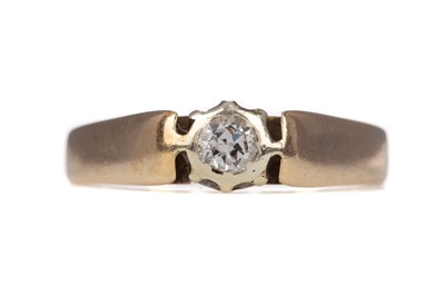 Lot 1199 - A DIAMOND SOLITAIRE RING