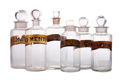 Lot 1142 - FIFTEEN LATE 19TH CENTURY / EARLY 20TH CENTURY PHARMACEUTICAL BOTTLES