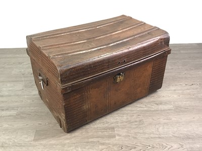 Lot 373 - A VINTAGE TIN TRUNK, BRASS JELLY PAN, COPPER KETTLE AND OTHER METAL WARE
