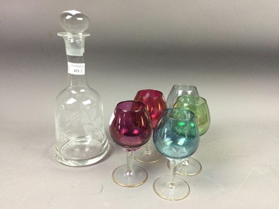 Lot 421 - A MALLET SHAPED DECANTER AND FIVE GLASSES
