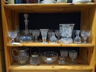 Lot 531 - A COLLECTION OF CRYSTAL AND GLASS WARE