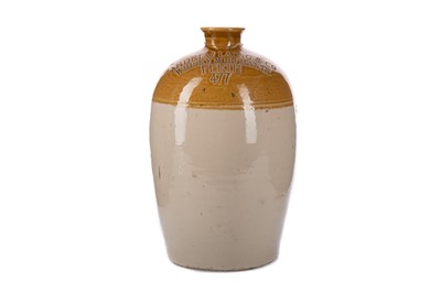 Lot 324 - A LATE 19TH/EARLY 20TH CENTURY STONEWARE JAR