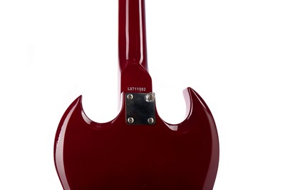 Lot 1177 - A GIBSON SIGNATURE SERIES SG ELECTRIC GUITAR
