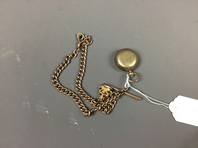 Lot 614 - A ROLLED GOLD CURB LINK ALBERT AND A SOVEREIGN CASE