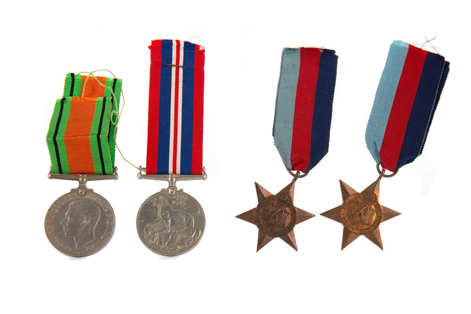 Lot 1404 - A GROUP OF WWII MEDALS