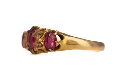 Lot 859 - A VICTORIAN RED GEM SET AND DIAMOND RING