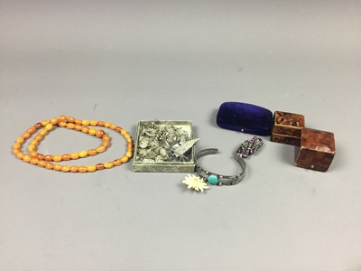 Lot 625 - A LOT OF VARIOUS JEWELLERY