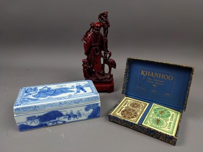 Lot 639 - A CHINESE BLUE AND WHITE LIDDED BOX ALONG WITH OTHER ITEMS