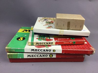 Lot 189 - A LOT OF MECCANO AND OTHER ACCESSORIES