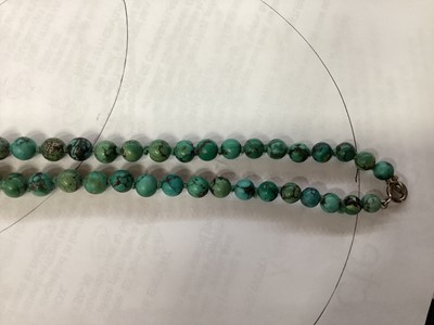 Lot 1657 - A LATE 19TH/ EARLY 20TH CENTURY CHINESE TURQUOISE GRADUATED BEAD NECKLACE