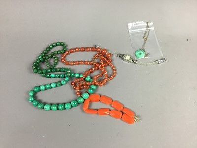 Lot 45 - A JADE EFFECT PENDANT NECKLACE ALONG WITH BEADED JEWELLERY