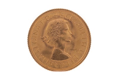 Lot 16 - AN ELIZABETH II GOLD SOVEREIGN DATED 1963
