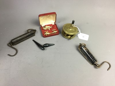 Lot 35 - A BRASS FISHING REEL ALONG WITH A CUFFLINKS AND OTHER ITEMS