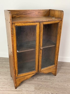 Lot 225 - AN EDWARDIAN OAK BOOKCASE