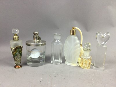 Lot 323 - A LOT OF PERFUME BOTTLES AND ATOMISERS