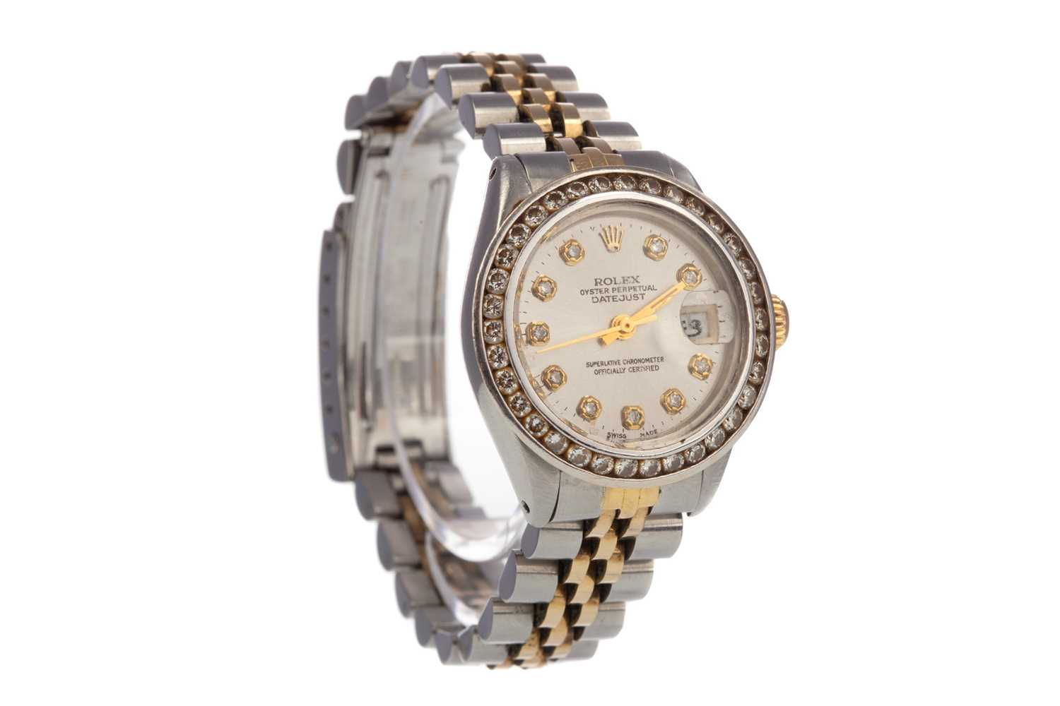 Lot 726 - A LADY'S ROLEX OYSTER PERPETUAL DATEJUST BI COLOUR AUTOMATIC WRIST WATCH