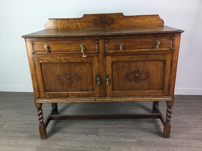 Lot 308 - AN EARLY 20TH CENTURY OAK SIDEBOARD AND A SMALL OAK CHEST