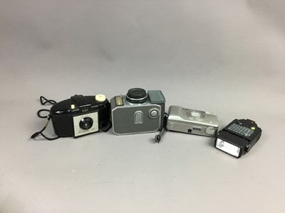 Lot 312 - A COLLECTION OF CAMERAS