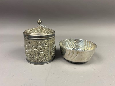 Lot 461 - A CONTINENTAL SILVER CIRCULAR BOWL AND A WHITE METAL LIDDED BOX