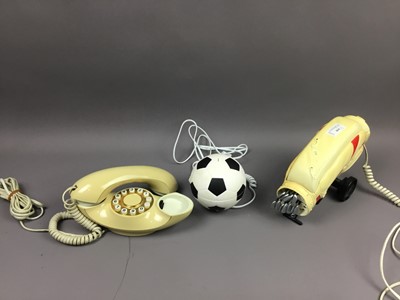 Lot 464 - A LOT OF THREE VINTAGE NOVELTY TELEPHONES