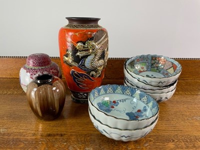 Lot 470 - A SET OF SIX CHINESE BOWLS AND OTHER CERAMICS