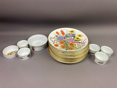 Lot 305A - A LOT OF FRANKIN PORCELAIN CABINET PLATES AND OTHER CERAMICS