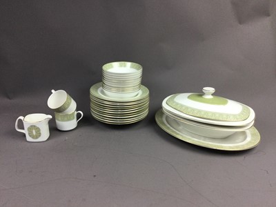 Lot 439 - A ROYAL DOULTON 'SONNET' PATTERN PART DINNER AND COFFEE SERVICE AND OTHER ROYAL DOULTON DINNERWARE