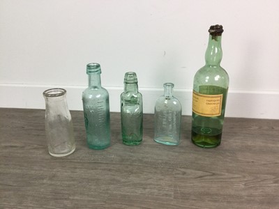 Lot 494 - A LOT OF VARIOUS ANTIQUE AND VINTAGE BOTTLES