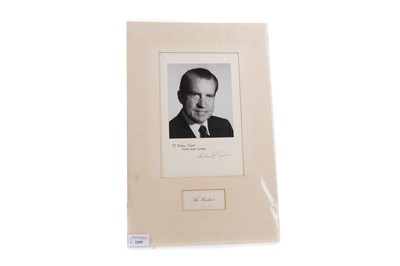 Lot 313 - PRESIDENT RICHARD NIXON AUTOGRAPH DISPLAY