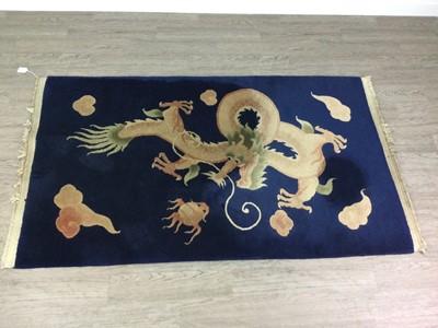 Lot 564 - A CHINESE FRINGED RUG