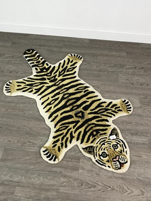 Lot 554 - A CHILD'S RUG MODELLED AS A TIGER SKIN