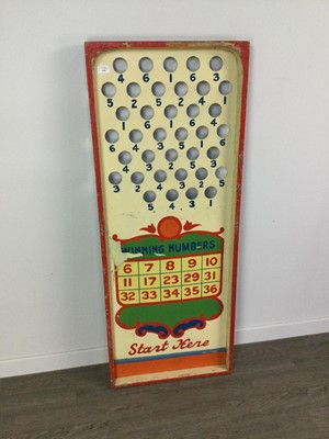 Lot 1500 - A VINTAGE FAIRGROUND HAND PAINTED 'WINNING NUMBERS' GAME BOARD
