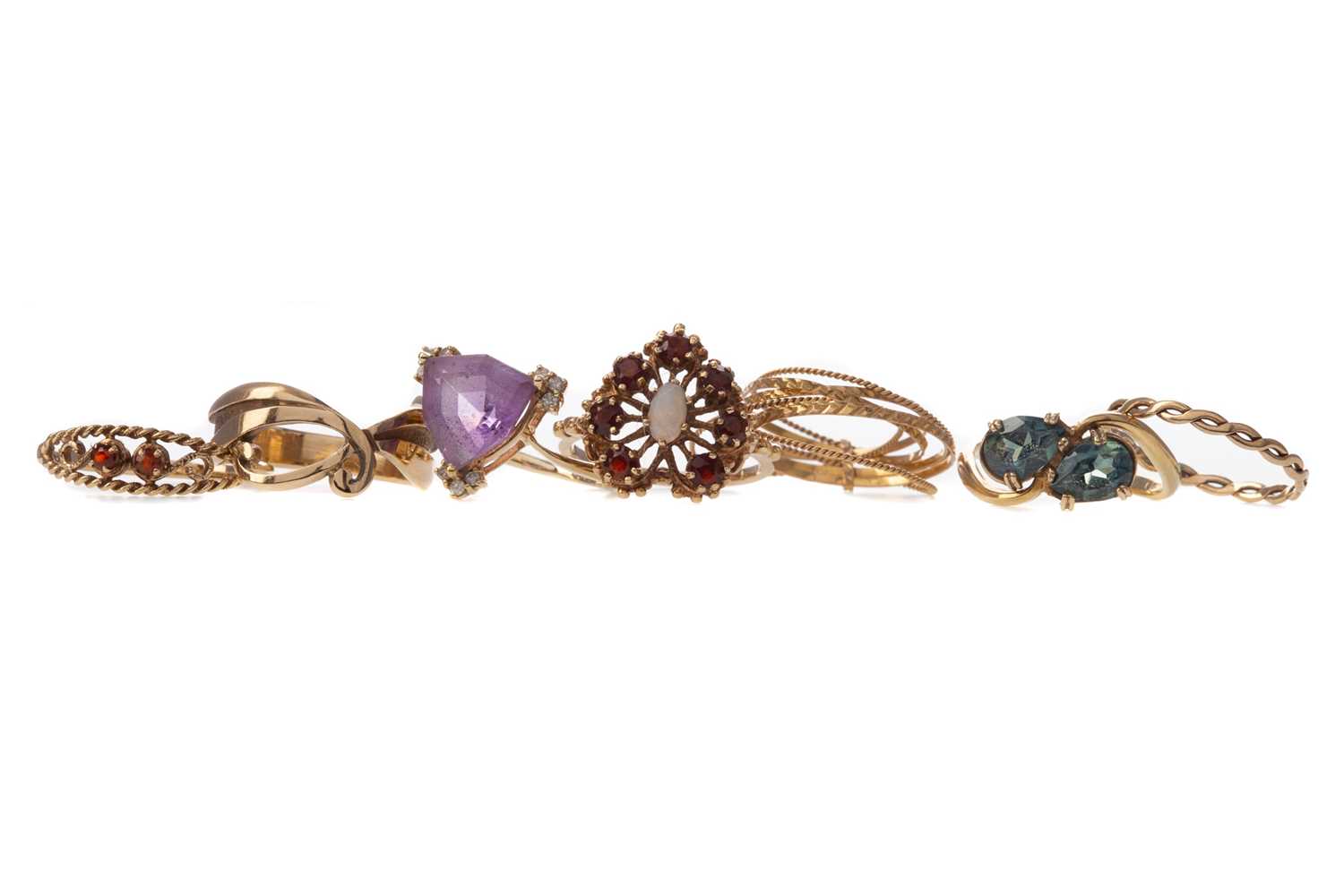 Lot 404 - A COLLECTION OF FOURTEEN GOLD AND OTHER DRESS RINGS