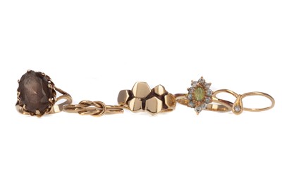 Lot 404 - A COLLECTION OF FOURTEEN GOLD AND OTHER DRESS RINGS