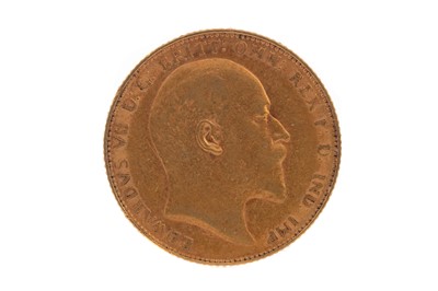 Lot 28 - AN EDWARD VII GOLD SOVEREIGN DATED 1908