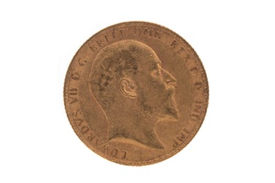 Lot 29 - AN EDWARD VII GOLD SOVEREIGN DATED  1910