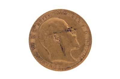 Lot 30 - AN EDWARD VII GOLD SOVEREIGN DATED 1910