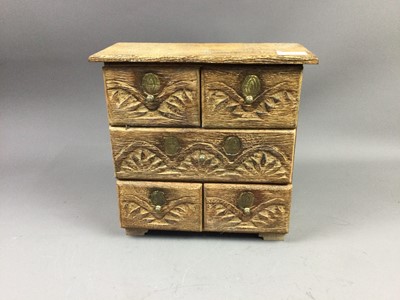 Lot 734 - A LOT OF VARIOUS JEWELLERY BOXES AND A VANITY CASE