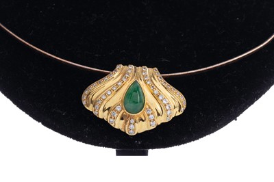 Lot 504 - A JADE AND DIAMOND NECKLET