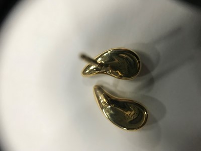 Lot 508 - A PAIR OF ELSA PERETTI FOR TIFFANY AND CO TEARDROP EARRINGS