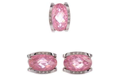 Lot 551 - A PINK GEM SET AND DIAMOND PENDANT AND EARRINGS