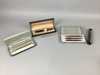 Lot 3 - A COLLECTION OF VINTAGE AND MODERN FOUNTAIN PENS