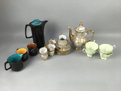 Lot 207 - A CROWN DEVON RETRO HARLEQUIN COFFEE SERVICE AND OTHER TEA/COFFEE WARE