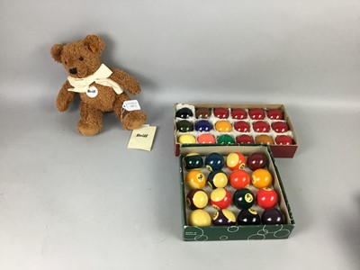 Lot 212 - A STEIFF TEDDY BEAR, SET OF BILLIARD BALLS AND A SET OF POOL BALLS