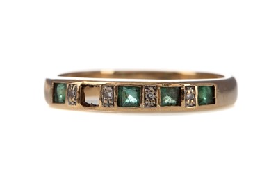 Lot 1318 - PARTIAL EMERALD AND DIAMOND RING